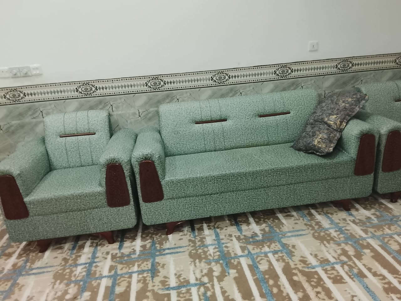 السلام عليكم اريد هذا التخم للبيع ب 800 وبه مجال عنوان هذا رقمي ***********
