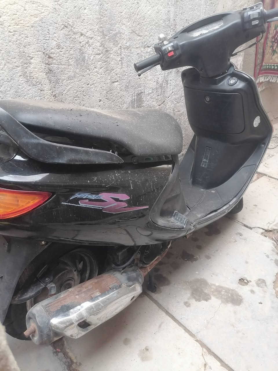 السلام عليكم 
دراجه فراشه نثيه 140 للبيع
مكينه ما مفتوحه شلعه ومعدل ونعومه
تايرات جدد
لايتات اشاير استاند نص استاند صفح قفل ركبه  هورن كله شغال
السعر 525 وبيه مجال بسيط
مكان الدراجه الديوانيه شارع الوكفه قرب بريد التحدي 
للاستفسار ***********

