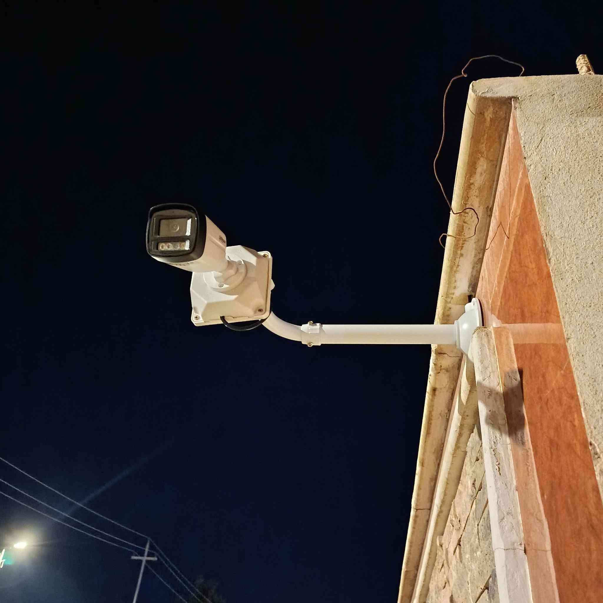 الأمان مو رفاهية… الأمان ضرورة 🚨
متخصص بتنصيب وصيانة منظومات إنذار الحريق والكاميرات. شغل دقيق، تسليم سريع، وضمان كامل. اللي يحب يتواصل يراسلني خاص."او ***********
(الصور من عملنا اليوم كامرات ip شركة دهوى في محافظة النجف الاشرف)
