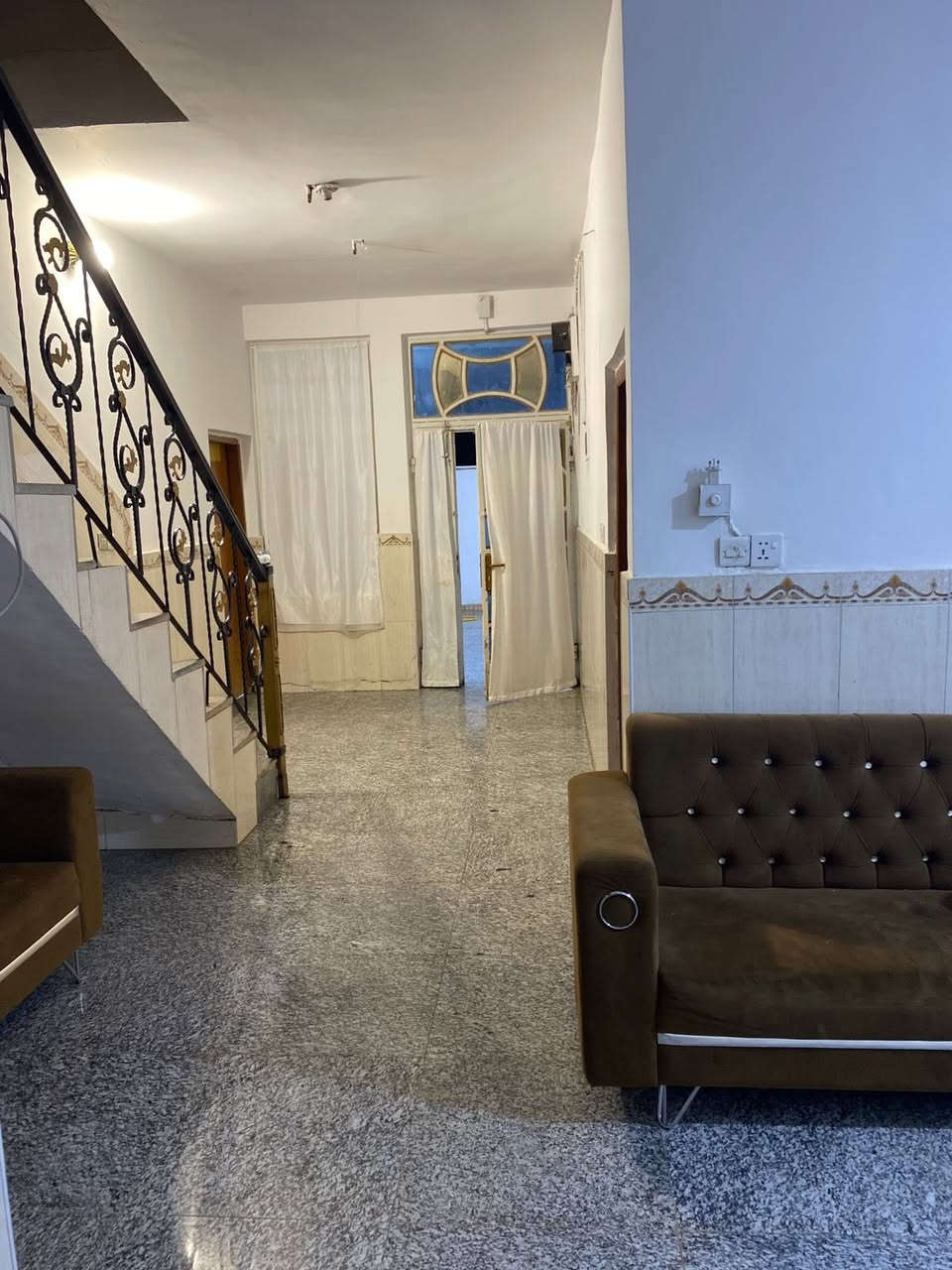 دار للبيع 
تنومهً شط العرب شارع سيد عواد مساحه البيت ٢٠٠ متر
طابو صرف باسمي استفسار ***********
