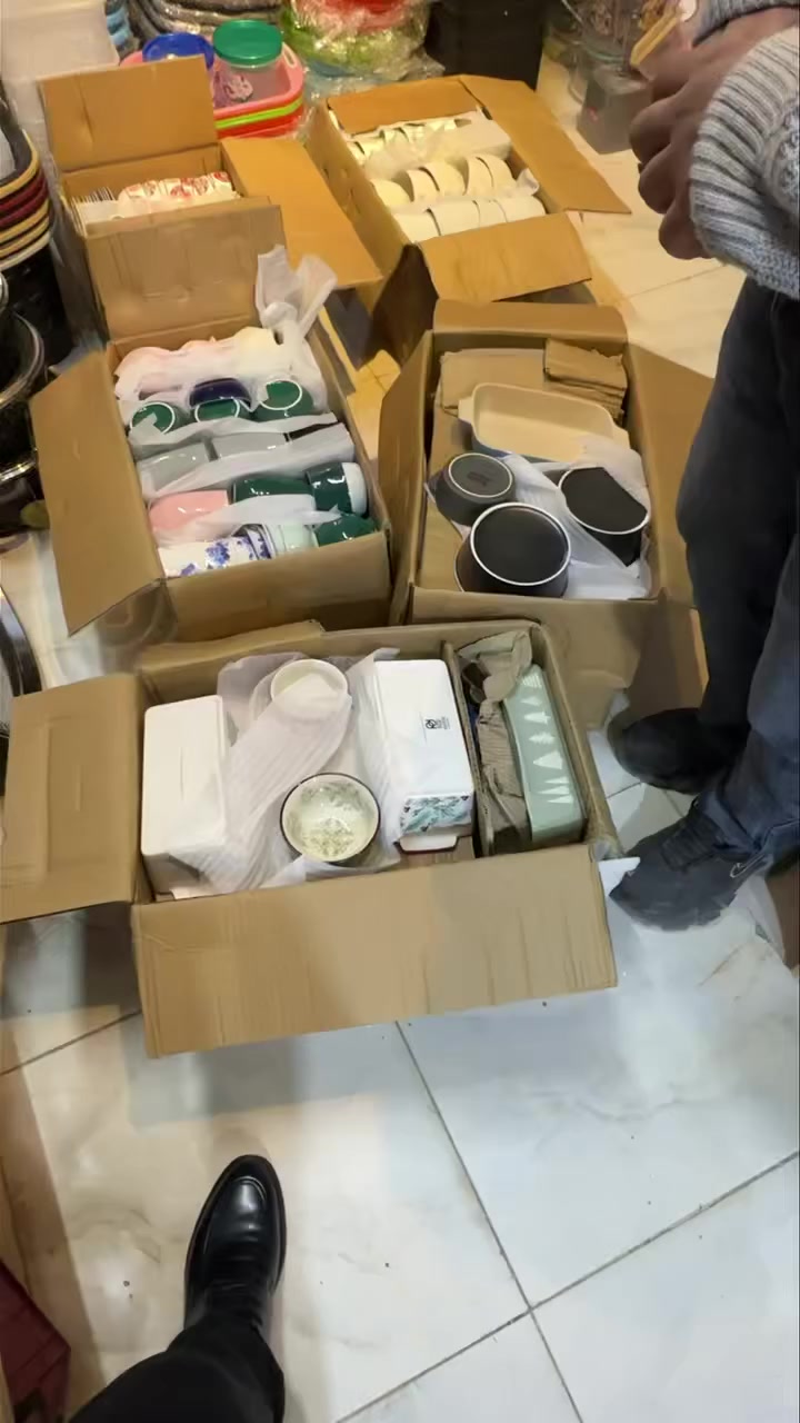 بايركس اسباني حراري يدخل فرن 
اشكاله واحجامه مختلفه ومميزه ومختلفه 

# العنوان 
شطره شارع الكص مقابل مجمع حيدر العوادي


**إذا كنت صاحب هذا الإعلان وتريد حذفه لأي سبب، رجاءا أرسل رسالة إلى الدعم الفني**