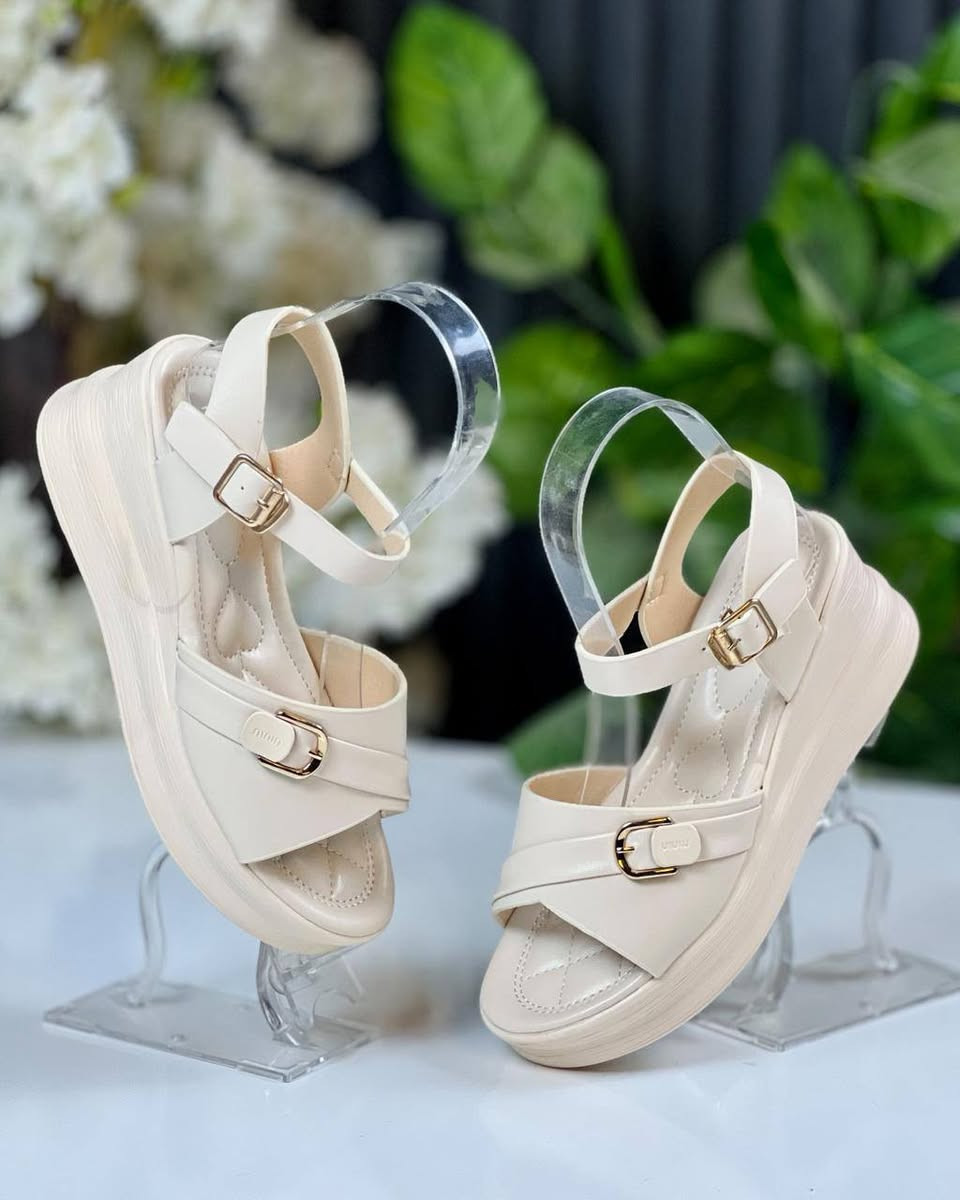 حذاء نسائي انيق ..ومريح الوزن صفر طبي درجه اولى♥️ كعب 5 سنتم..فلوريتايم♥️ 

 السعر 13 الاف

القياسات 37.38.39.40.41

‏‎❇️ متوفرة خدمة توصيل 🚕 لجميع المحافظات ❇️

للحجز والاستفسار 
على خاص


**إذا كنت صاحب هذا الإعلان وتريد حذفه لأي سبب، رجاءا أرسل رسالة إلى الدعم الفني**