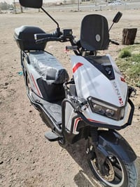 دراجه شحن • مستخدمه يومين • تاجي