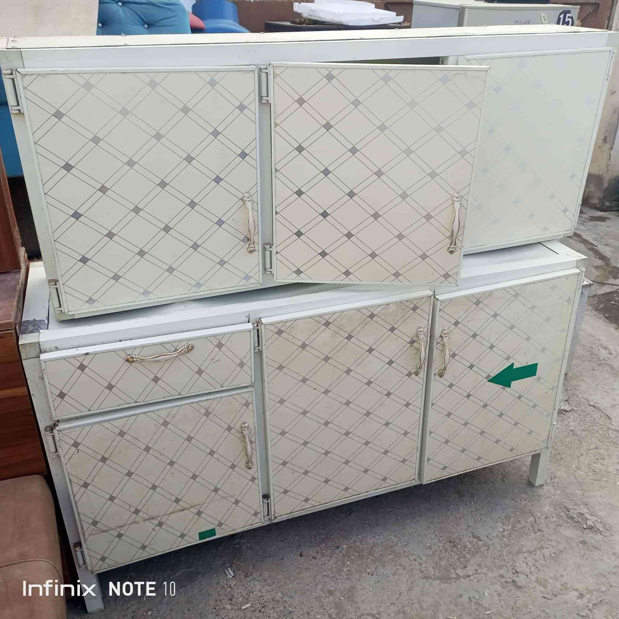 كاونتر احطاطه نضيف كلش للبيع قطعتين بدون سنك السعر 90 ألف قفل عنوان بعقوبه التحرير الشراي يتصل عل الرقم ***********
