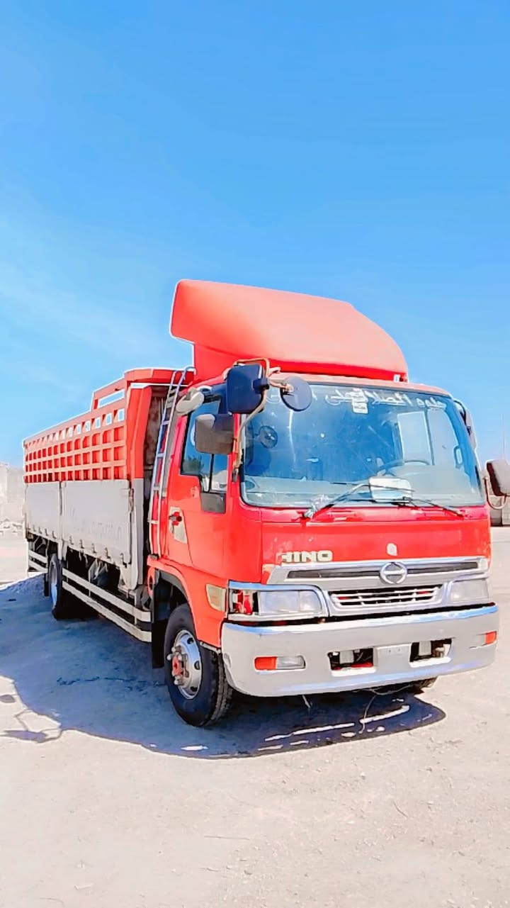 السلام عليكم هينو انكر ثمانين سوبر  طول سته وربع تخم تاير حداديه جاهزه سنويه 31  موديل 97 رقم بصره ىشرط تحويل السعر 175 العنوان الشطره الدلال علي العكيلي 
الرقم الهاتف ***********
