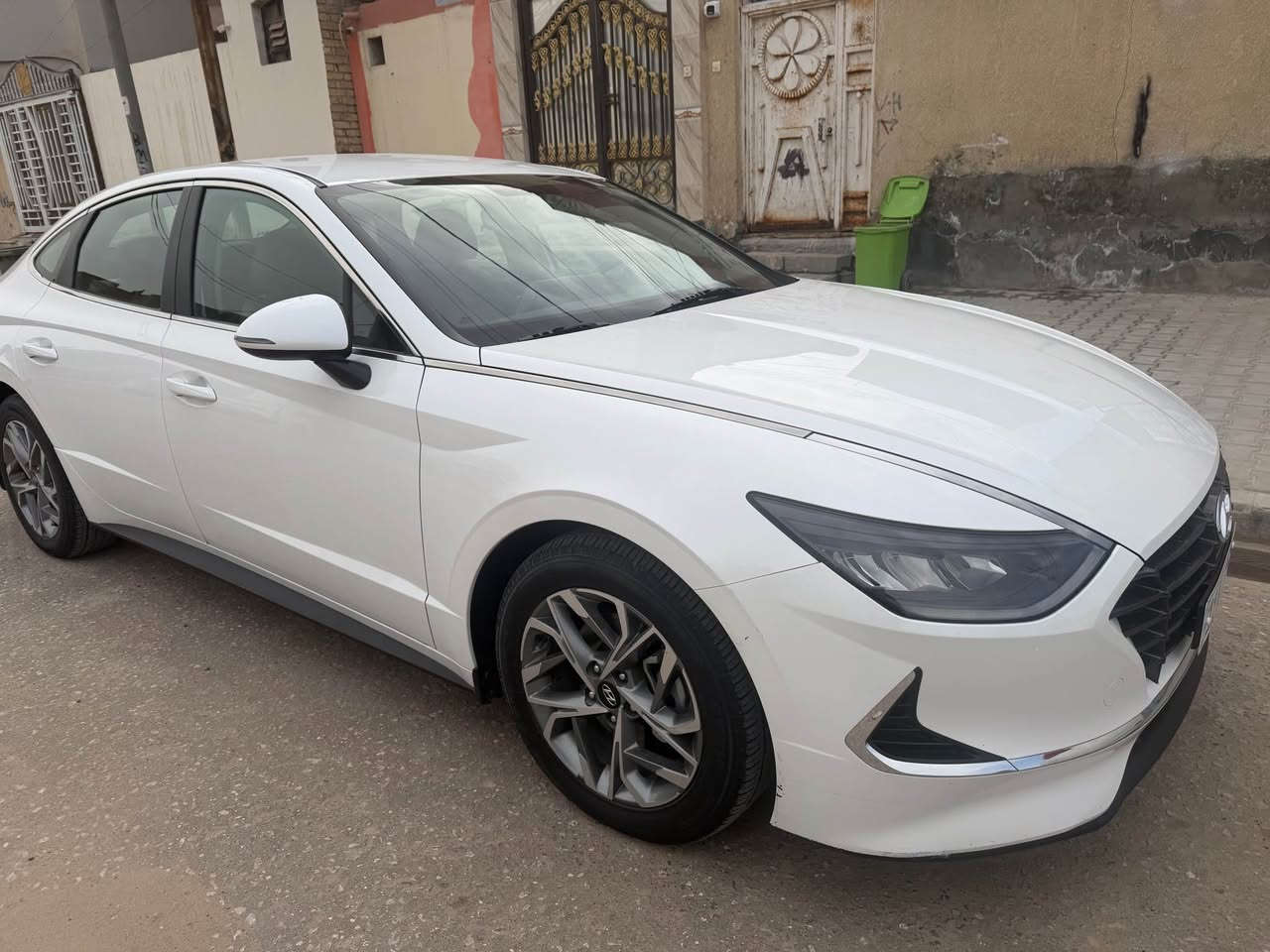 سوناتا 2020 خليجي كفاله عامه لا صبغ ولا تبديل ولا بارد عدا مكانين كارت شوف العين 
سياره جديده كلش گير مكينه تبريد كله شرط ماشيه 71 الف
السعر 165 وبيها مجال قليل
للاستفسار الاتصال 
*********** Singapore
