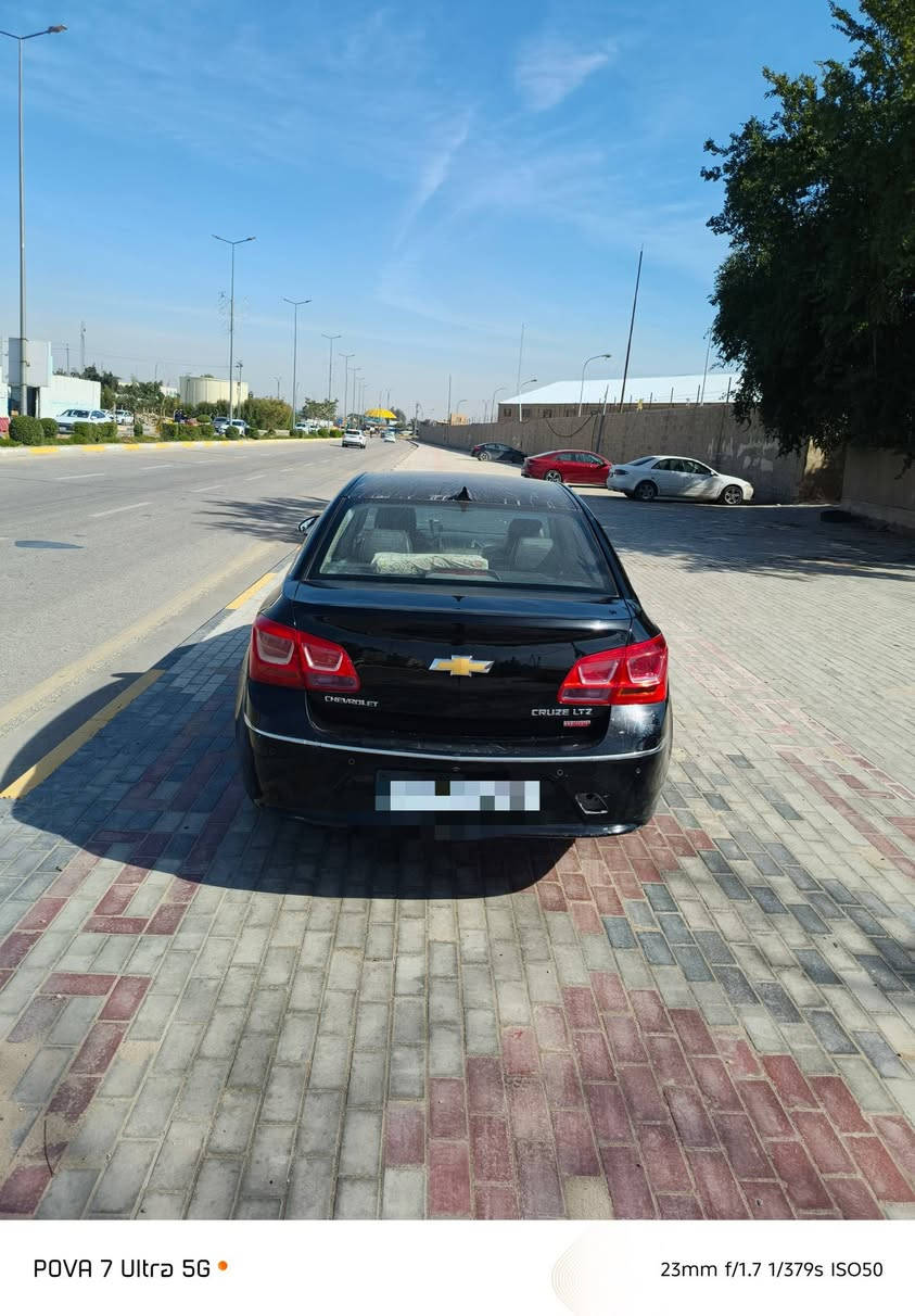 السلام عليكم
سيارة شوفرليت كروز موديل 16 وارد امريكي مواصفات LTZ معروفة ميحتاج أوضح السيارة بصمة 
مكينة 1400 تيربو مكينة نظيفة شاد طابوكة مال گصة تخم تاير جديد السيارة بيه صبغ على ايدي جاملغ جهة الصدر وبنيد وگع علية دراب وصبغتة بيه دوسات مصلحة ومصبوغة
 السيارة على ايدي تحتاج فقط حدادية وين متريد اطلع بيه تراي 
رقم قادسية سنوية جديدة باسمي 
مكان السيارة كربلاء 
السعر 85 

***********
