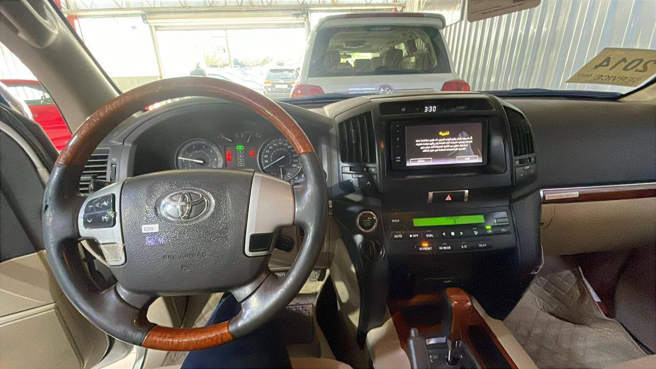 لاند كروز جكسارة 2014 مكفول كفاله عامة مابيها شخط 
شركة جيهان محرك 6 سلندر سيارة نظيف كلها شرط ممشى 60 الف 420 ورقة  
هـ: ***********
