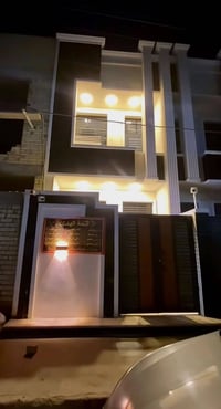 بيت ٧٥ متر للبيع بناء حديث ٢٠٢٦ طابق ونص يتكون : •طرمة + صحيات •استقبا...