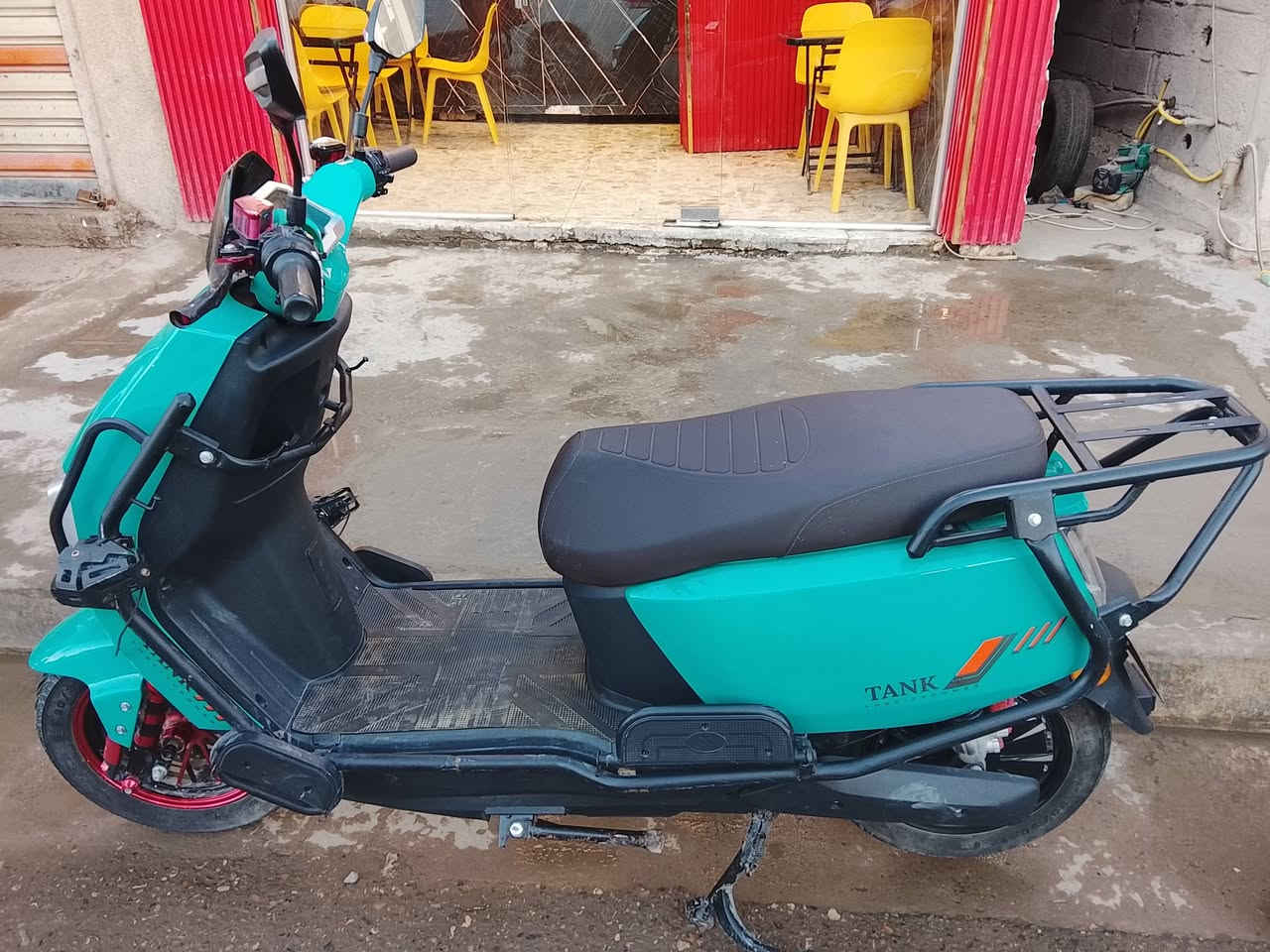 السلام عليكم شباب دراجه شحن للبيع موديل ٢٠٢٥ ملف 2000 /بطاريات ٦ ؛72 فولت و32 امبير بطاريه گرافين بيها مسجل ,مكفوله من كلشي كلشي بيها شغال ميه بلميه صارلها شهرين وشويه من نازله تحويلاتها 4 گير رايدها 750 وبيها مجال شي بسيط لان محتاج .مكاني بغداد الشعب *********** واتس ورصيد
