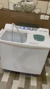 غساله هيتاشي جديد نضيفه استخدام شهرين   غساله LG نضيف وشغاله بس بيه مش...