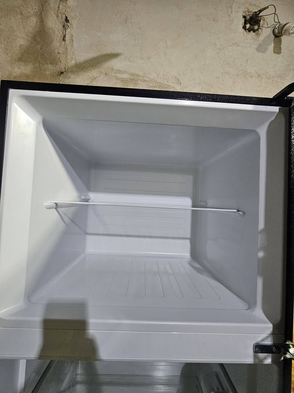 ثلاجة للبيع جديدة ما مستعملة ابد تم فحصها فقط ، هيتاشي صناعة ياباني ، حجمها كبير ٢٨ قدم ، نظامها تجميد ، مع ضمان ٥ سنوات ، السعر ٤٥٠ ألف وبيها مجال
للاستفسار المراسلة على الماسنجر ، أو مراسلة الرقم *********** على الواتساب ، أو الاتصال على الرقم *********** ، العنوان : حي العسكري قرب جامع العليّ العظيم
