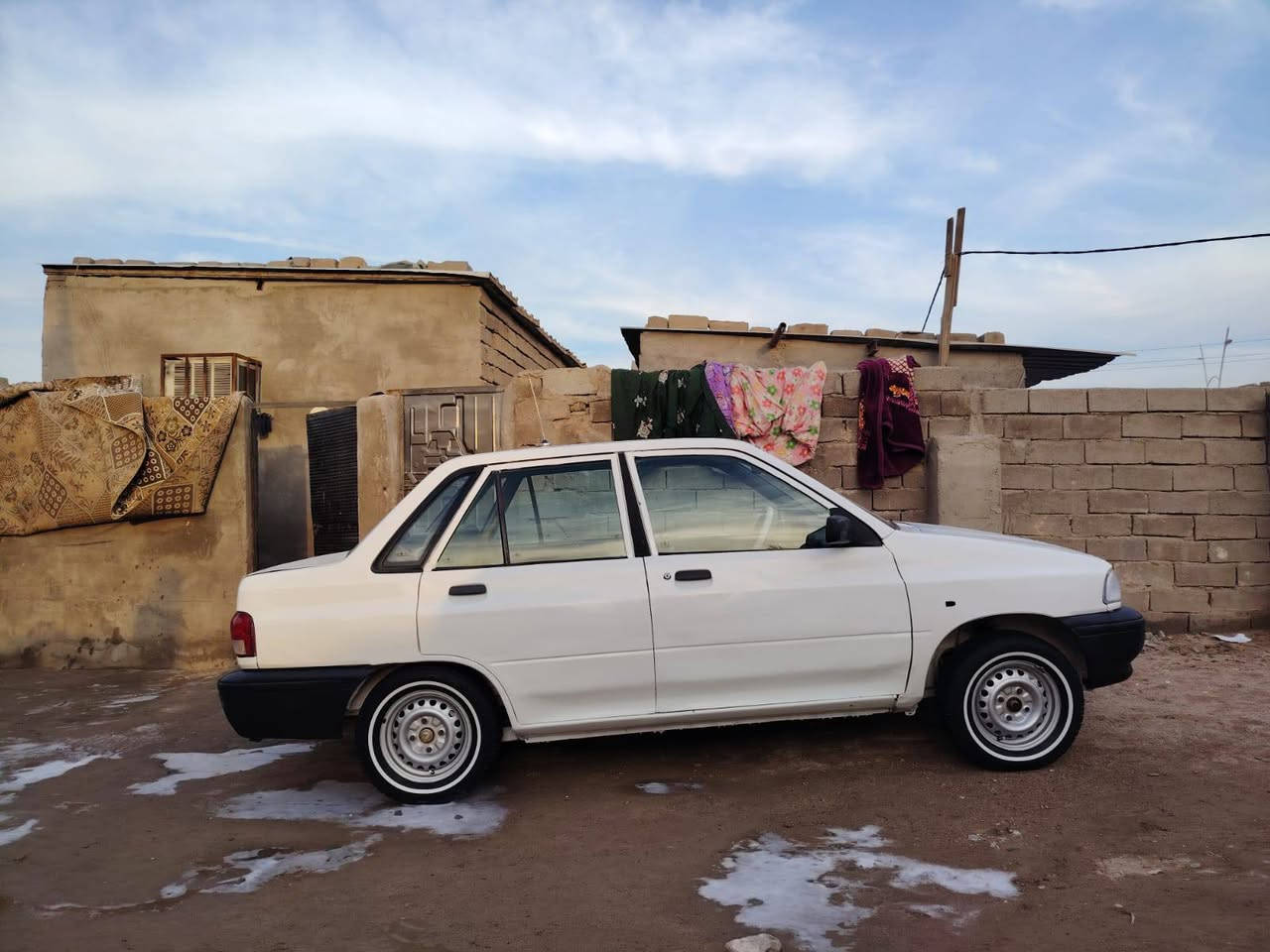 سلام عليكم مرخصت الادمن سايبه البيع موديل 2010 سنويه ما منتهيه رقم بصره تحويل مكينه  وكير جدد تخم تاير جدد حداده جديده سياره مسبوقه جماليه سعره 26 وبيه مجال مكان البصره الزبير مكلف بنشر وهذا رقم راعيه وموجود واتساب *********** وشكران
