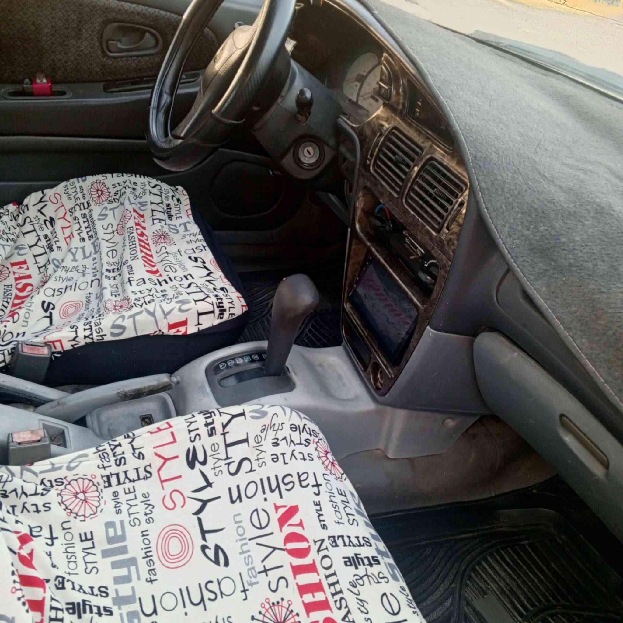 سلام عليكم..
ملاحظة/ 🛑 مكلف بالنشر!! مكلف بالنشر!! 
بروتون موديل 2004 / النضافة كما موضح بالصور 
صبغ حزام فقط ومشط!! 
السعر 54 $
بأسمة. 
المكان بغداد/ زعفرانية 

باقي التفاصيل يم صاحب السيارة رقمة : 
‏‪0775 256 9889‬‏ 
الرقم الثاني 
‏‪0771 421 9007‬‏
