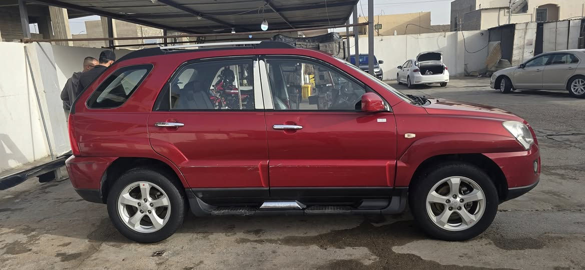 السلام عليكم
سبورتج 2010 رقم بغداد الانكليزي سنوية ل2030  تحويل ثاني يوم 
كوري 
4 سلندر مكينة 2000 
تبريد تدفئة 
نظام تدفئة كشن
فتحية سقف
اللون ماروني 
كشنات جلد 
سيارة نظيفة 
مكاني الرمادي ***********
السعر 125 وبي مجال بسيط
