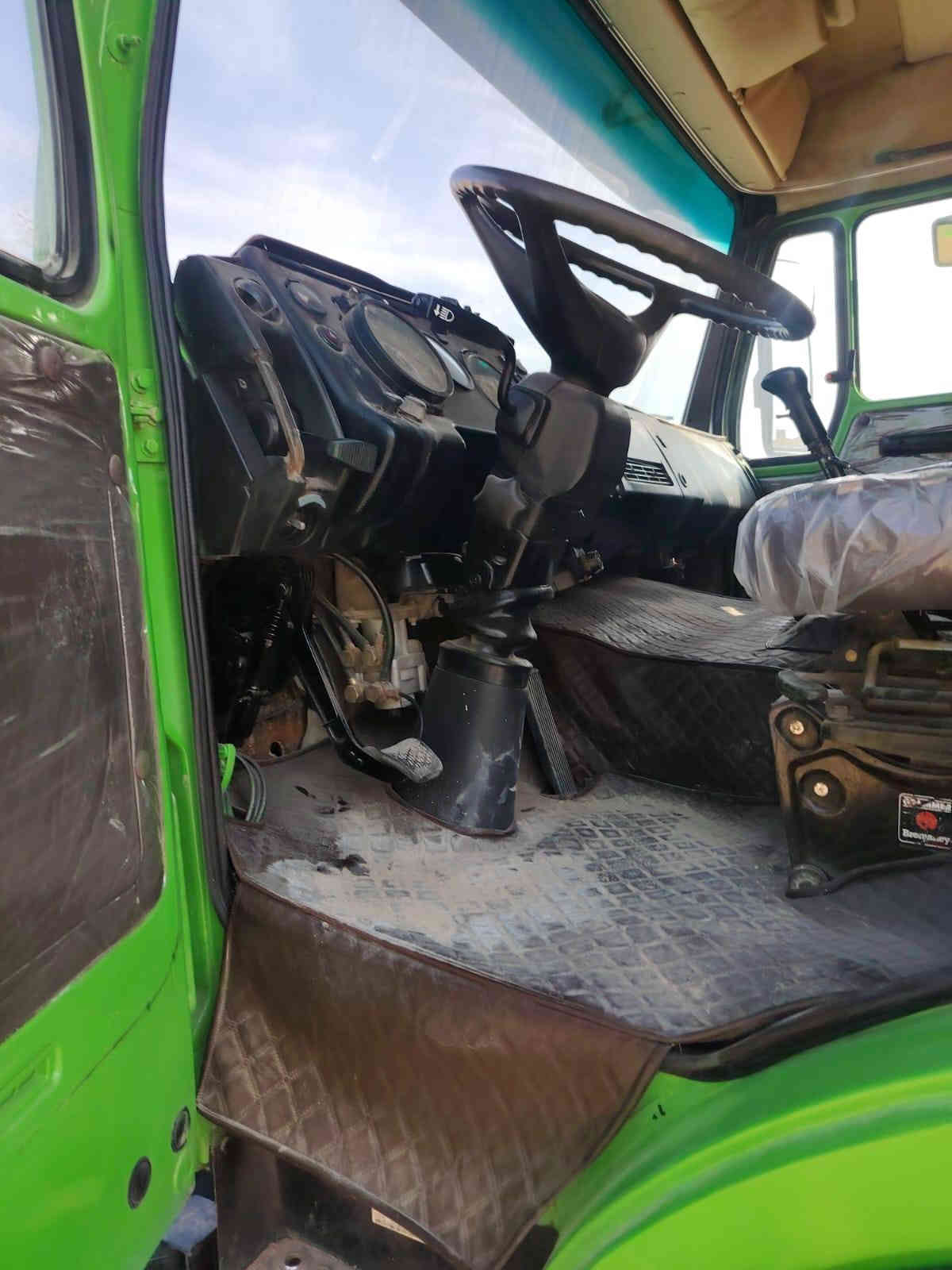 سلام عليكم للبيع راس أو عربانة ألبي موديل 83 باج ابلادي مكينة 35 دبل تيربو لا صرف ولا بخار كير  160 دور 14 إكسن چي اف شاصي مكفول صبغ ما مصبوغ رقم كربلاء شرط التحويل سنوية مجددة لل2028 عربانة دار القصاب كفالة 3 دناكير تخم تاير راس أو عربانة كفالة  عامة او ترهم امراوس بسكس ألبي 75 الاستفسار ***********
