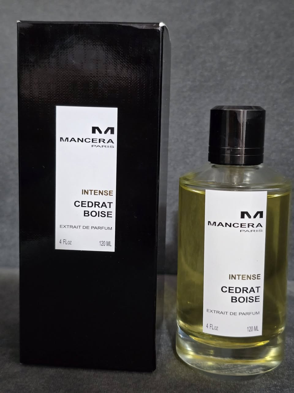 ​السلام عليكم شباب،
للبيع عطر Mancera Cedrat Boise Intense الغني عن التعريف (النسخة المركزية Intense Extrait de Parfum، وهي النسخة الأقوى والأثبت من العادية).
​الحالة: العطر شبه جديد تماماً، مستخدم مرتين فقط (الزجاجة كاملة ومستوى العطر لم ينقص منه شيء يُذكر).
​الملحقات: يأتي كامل مع العلبة الكرتونية الأصلية والجراب القماشي الخاص بـ مانسيرا.
​الأصالة: العطر أصلي 100% ومستعد للفحص بكافة الطرق (الباتش كود متطابق تماماً على العلبة والزجاجة للتأكد).
سبب البيع :ذوق شخصي
​الموقع: متواجد في ديالى / خانقين.
التوصيل لجميع المحافظات
​💰 السعر المطلوب: 110,000 دينار عراقي (قريب من النهائي رجاءً، العطر جديد وسعره بالوكالة معروف).
​للتواصل والاستفسار: يرجى إرسال رسالة خاصة أو الاتصال على الرقم: [***********]
