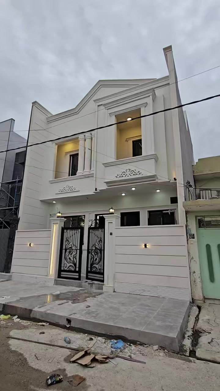 [#عروض_ابوادم_للعقار](https://www.facebook.com/watch/hashtag/%D8%B9%D8%B1%D9%88%D8%B6_%D8%A7%D8%A8%D9%88%D8%A7%D8%AF%D9%85_%D9%84%D9%84%D8%B9%D9%82%D8%A7%D8%B1?__eep__=6%2F&__cft__[0]=AZZTQ9sdOA5-Yoq7sBamVsVqivjBbYWVJWnm9jFQpg67vIwuRNmDvn2_xvWfjIj9tSt8PVFsd-RfY6ZWJkSm8jRahxXQpj_XTjxnKhWuF_MWAeMm1t9dycatE9PxOxzXosF3HiayhnMYrB1NPrWhcgovGXYoLY3N9ByBU3o_Xc15_qXXrxNLoWZyRxrmAYCa-KSpZENG4I9AwVNw2vrawz0m&__tn__=*NK-R)

دار للبيع في حي السكر 

مساحه 100م

واجهه 7.5 م 

طابقين زيرو 

ط١/ مطبخ.. استقبال. هول. غرفه نوم.  صحيات. 

ط٢/ هول.  ٣ غرف نوم. صحيات. 

للاستفسار الاتصال على الارقام أو مراجعة المكتب 

***********

***********

عنوان المكتب حي السكر مقابل مستشفى الخنساء قرب صيدليه البقيع
