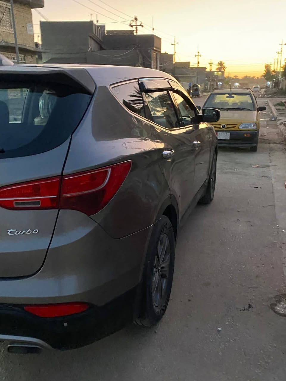 سلام عليكم سنتافيا موديل 2013رقم بغداد نكليزي بسمي محرك وكير بلجسي وصدر لك سياره نضيفه***********
