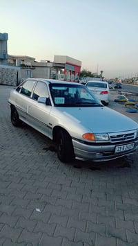 استرا • ١٩٩٣ • مكينة ١٫٦