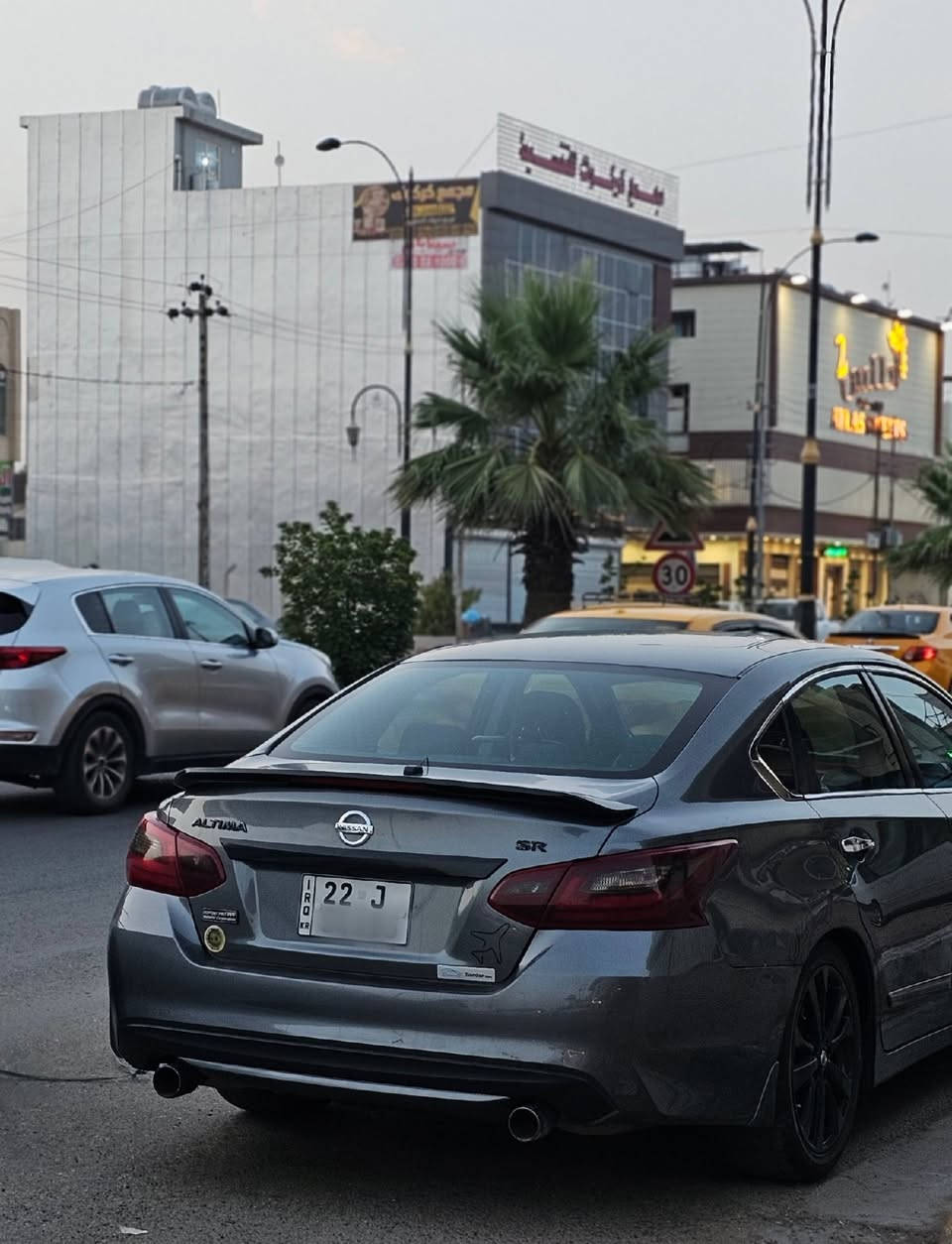 نيسان التيما 2017 SR  النسخة الرياضية
رقم وسنوية جديدة اربيل

الممشى: 93 ألف ميل

محرك 4 سلندر 2

شاشة + كاميرا خلفية

مثبت سرعة

تحكم ستيرن

الحالة:

محرك وكير بالشرط ممتاز

ما تحتاج اي مصرف
تبديل بونيد فقط بدون دواخل صور الحادث بالمنشور.

السعر: 128 ورقة (12,800 دولار)

📞 للاستفسار: (***********)
