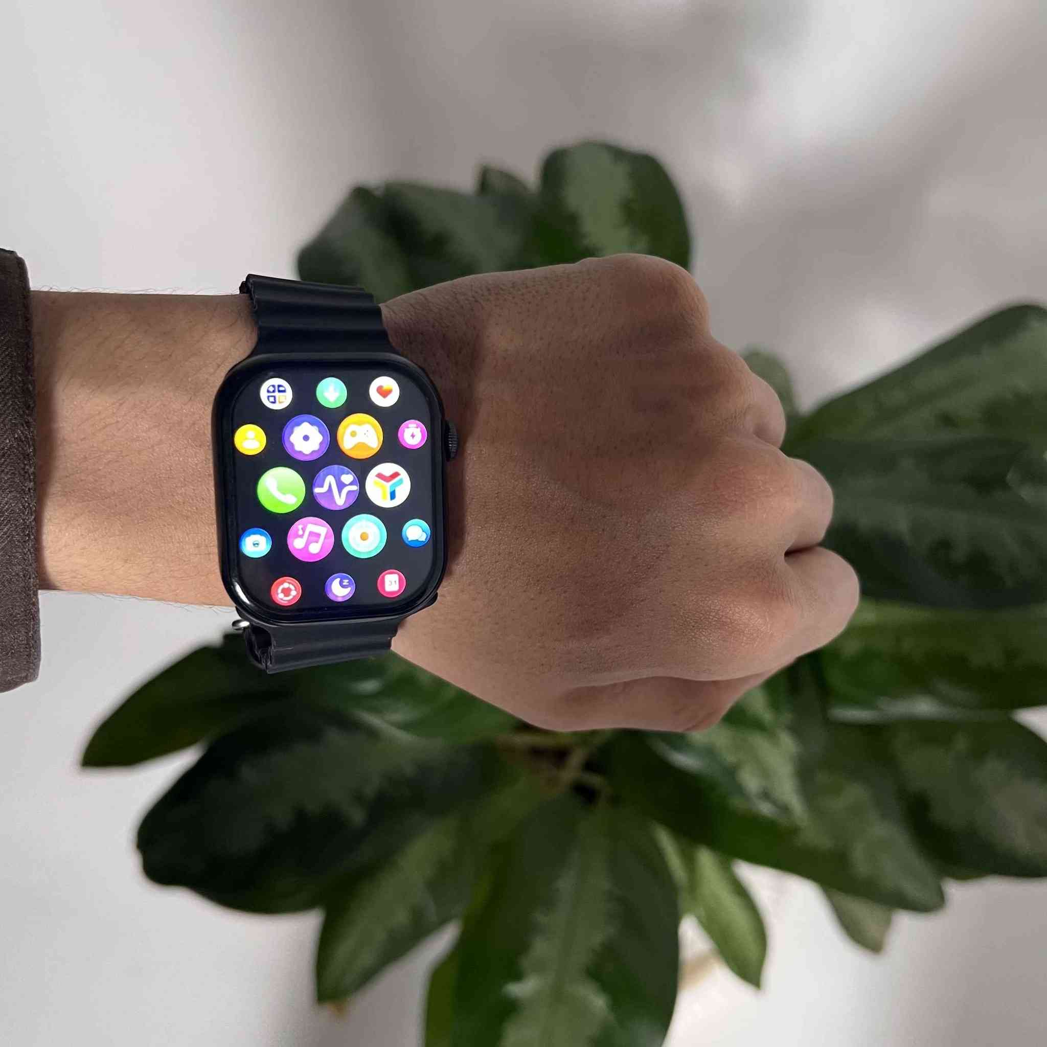 ساعة S2000 الذكية – إصدار 7+1 مع دعم NFC

ساعة S2000 الذكية تجمع بين التصميم العصري والوظائف الأساسية الذكية لتناسب الاستخدام اليومي والرياضي.

• تصميم رياضي أنيق بشاشة مربعة ولمسة عصرية.

• تدعم الاتصال عبر البلوتوث مع إمكانية إجراء واستقبال المكالمات.

• عرض إشعارات الهاتف المختلفة (مكالمات وتنبيهات التطبيقات).

• قياس معدل ضربات القلب وضغط الدم.

• أوضاع رياضية وتتبع النشاط اليومي (الحركة والسعرات والخطوات).

• مقاومة للماء (Waterproof).

• مزودة بميزة NFC (اختياري).

• تعمل عبر تطبيق HiWatch Pro (Android / iOS).

• الموديل: S2000
• الفئة: 7+1
• التطبيق: HiWatch Pro
• الاتصال: Bluetooth
• الأنظمة المدعومة: Android / iOS
• الميزات الظاهرة: مكالمات – قياس نبض القلب – قياس ضغط الدم – رياضة – إشعارات
• مقاومة للماء: نعم (مذكور Waterproof)
• رقم الموديل: Z-3442

محتويات العلبة:
• ساعة ذكية
• سوار
• كيبل شحن
• دليل المستخدم سامراء, صلاح الدين


**إذا كنت صاحب هذا الإعلان وتريد حذفه لأي سبب، رجاءا أرسل رسالة إلى الدعم الفني**