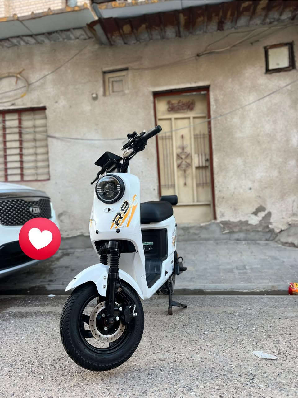 سلام عليكم دراجة شحن R9 للبيع كاملة جديدة نضافة فول جديدة دراجة بعدهي جديدة  لايتات هورن اشاير نشرات  تشغيل عن بعد بصمة.  فيها 5 بطاريات كبار السعر 425المكان البصرة الأصمعي للأسفسار أو الاتصال على الرقم ***********
