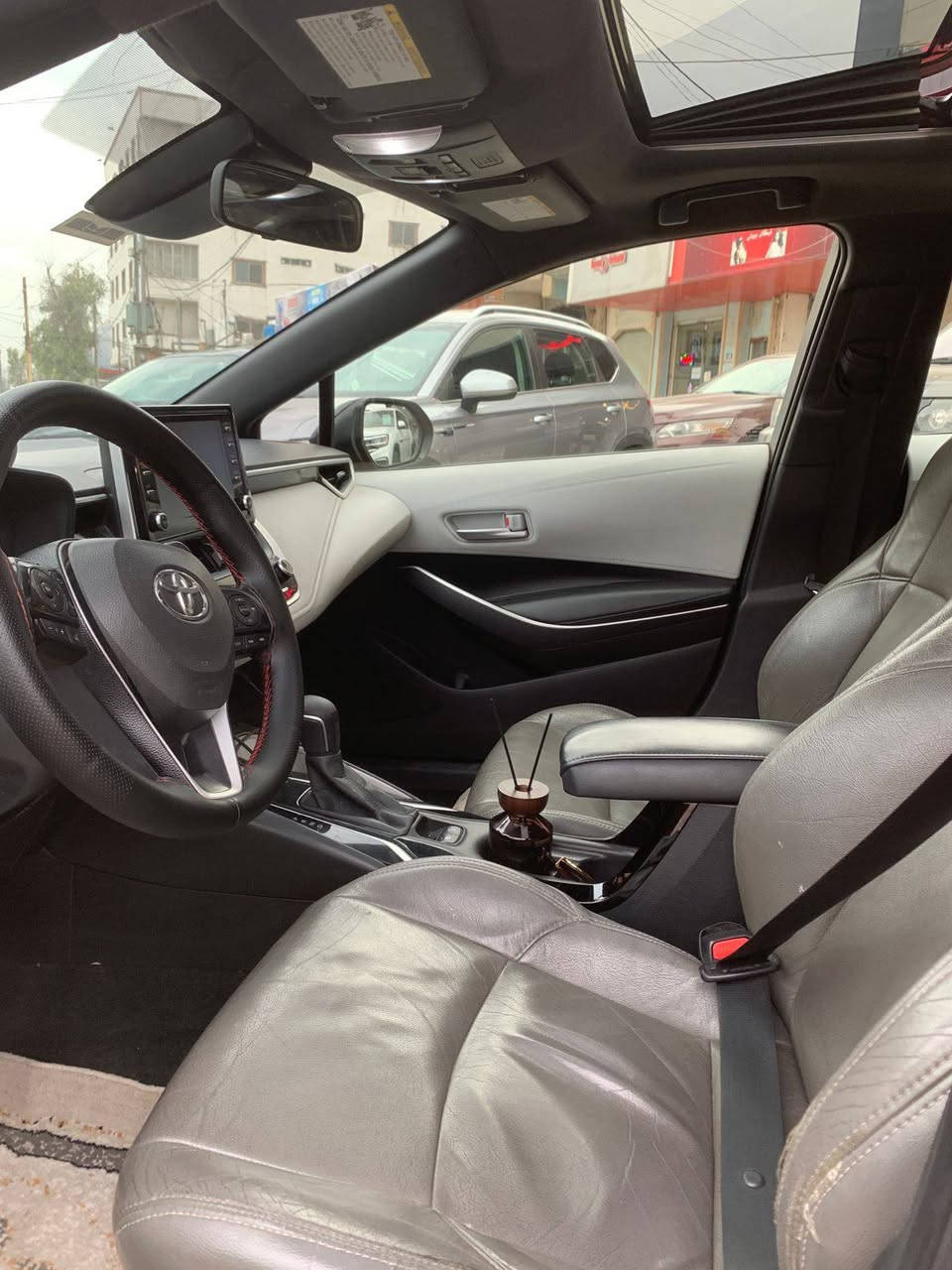 تەنها فرۆشتن بە نقد 

toyota crolla  se
تۆیۆتا کڕۆلا 
مـــۆدێل / 2020
 ئەمریکی 
مواسفات SE  سلایت ، رادار ، بریک بەسما
مەکینە چوار پستۆن 
ڕەقەم هەولێر سەنەوی نوێ 
مەودای ڕۆیشتن
 (١٨٠ هەزار کم) 
 بێ ئێڕباگ 
٢ چامرلغ پێش کلێر ئەمریکا
بۆنیت و سەندوق سبوغ
١ جێ تەعدیل

نـــــــرخ  ((    ١٣٥ $  )) 

***********

عربي 
فقط بیع نقد ، بدون مراوسة 

toyota crolla se 
مــــــــودیل / 2020 ٱمریکی 
مواصفات se سلايت ، رادار ، بريك بصمة 
محرك / v.4 ست سلندر 
رقم اربیل سنوية جدید 
تحویل ظمان
ماشي ( ١٨٠ الف کم ) 
 بدون ایرباك 
٢ جامرلغين امامي كلير امريكا
بونيت و صندوق صبغ 
١ تعديل 
بدون دواخل 

سعر   ((    ١٣٥ $  )) 

7741526707 السليمانية, العراق
