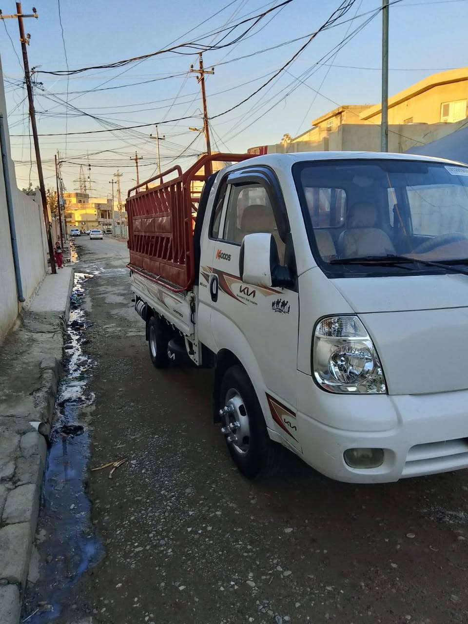 كيا فحل ٢٠١٢ رقم نينوى البيع شرط شاصي ومحرك صبق ما بيه بيها بارد قليل السعر ١٢٧ رقم الهاتف***********
