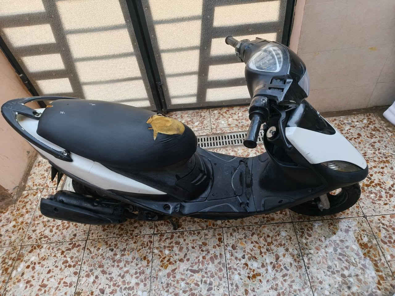 سلام عليكم ماكس عدله فحل بوشه 49
دراجه ناقصه فقط كفرات وتاير خلفي 
محرك ما مفتوح شرط الفحص 
كهربائيات شغاله سلف شغال وشلعه محرك ناعم صولنصه رياضي 💫 ماخذه حاويه صالي 5اشهر 
السعر 650وبيه مجال قليل مكاني نجف تجي تفحص يمي تاخذ وتطلع وبخدمتك تواصل خاص متواجد المو شراي لا يكسر بسعره فدوه


**إذا كنت صاحب هذا الإعلان وتريد حذفه لأي سبب، رجاءا أرسل رسالة إلى الدعم الفني**