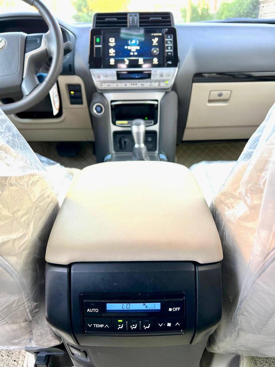 السلام عليكم
تويوتا برادوا 2023 أربيل TXs ابيض صدفي 
شركه جيهان ضمان تويوتا العراق 
‎ سلايت وبصمه وتشغيل بعد 
لايت اسود وبخاخ لايت ولد نهاري 
شاشه اندرويد GPS وكاميرا خلفيه 
حساس خلفي وهوك 
‎مانع انزلاق ومانع انحدار ونظام الامان 
كشنات جلد  والامامي كهرباء  عدد 2 
دبل تانكي شاحن واير ليس ومري شفط اصلي 
ويل كب اسود 19 
السياره ماشيه 34000 الف KM
مكفوله وجديده حيل 
مع كافه المحلقات ارضيات بصمات كتاب الضمان
السعر  47500 
***********
***********
