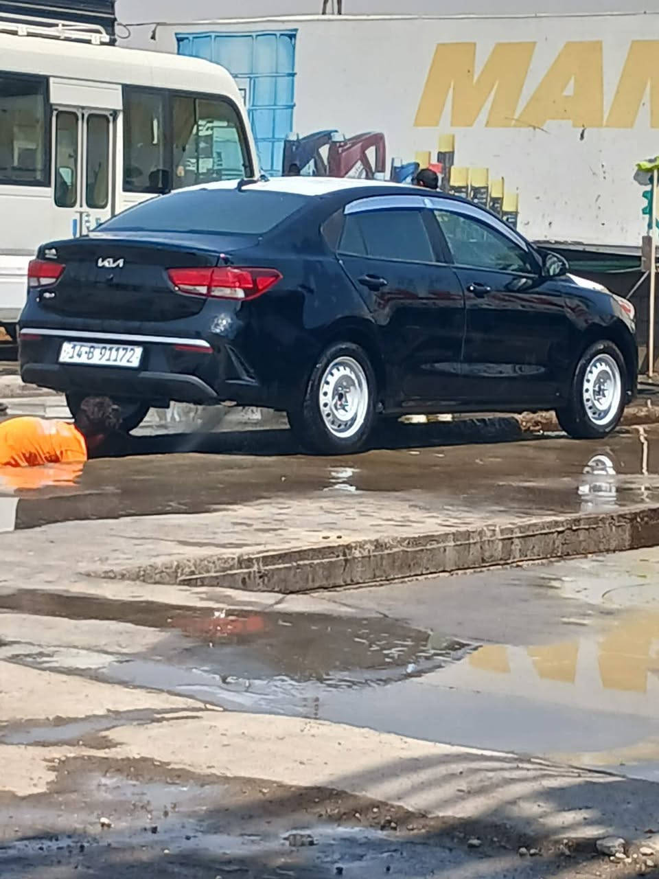 سلام عليكم خوان كيا ريو دخول ٢٤ سياره ماشيه ١٦ الف جديده بمعنى الكلمه بعدهي بريحت الشركه بيهة بارد بل جاملغ الايسر بل كرن شبر مكان السياره بصره ***********اتصل وبل خدمه
