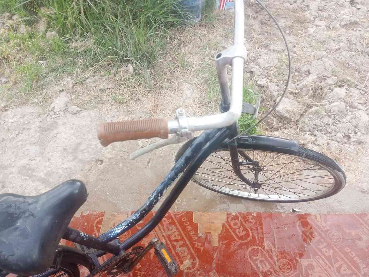 السلام عليكم بايسكل للبيع ديوانيه قضاء الشافيه سعر حجم 26 بناتي ***********
