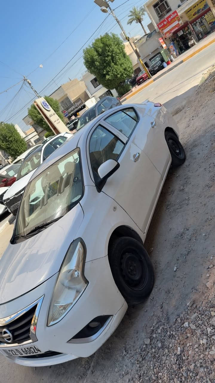 سلام عليكم سني هندي ٢٠١٩ بيها جاملغ وباب سايق والباب الخلفي تبديل  ٣قطع ابيعلك  ماشيه١٦٠الف السياره صدرها جديد قبل سبوع شديته حلوه ومرتبه سعرها قفل١٤مليونن بدون عمله تفيدك السياره عله راسي اخليك مكانها بغداد اعضميه او صليخ الخاص مقفول لاتراسلني خاص *********** واتساب
