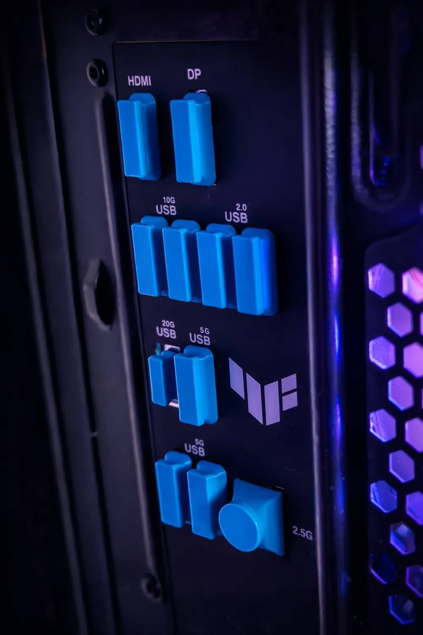 🔥 للبيع – أغطية منافذ المذربورد 🔥
خلّي جهازك نظيف ومحصّن من الغبار والتوسخ 💻🛡️
تفيدك إذا ما تستخدم كل المنافذ أو أثناء النقل والتخزين.

🔌 المنافذ الموجودة:

• USB Type-A
• USB Type-C
• RJ45 (Ethernet)
• HDMI
• DisplayPort
• AUX (مدخل الصوت 3.5mm)

⭐ المميزات:

حجمها صغير وشكلها مرتب
سهلة التركيب والنزع
تمنع الغبار يدخل للمنافذ
تطوّل عمر منافذ المذربورد

💰 السعر: 3,000 دينار عراقي بس

📞 للطلب أو الاستفسار تواصل ويانا


**إذا كنت صاحب هذا الإعلان وتريد حذفه لأي سبب، رجاءا أرسل رسالة إلى الدعم الفني**