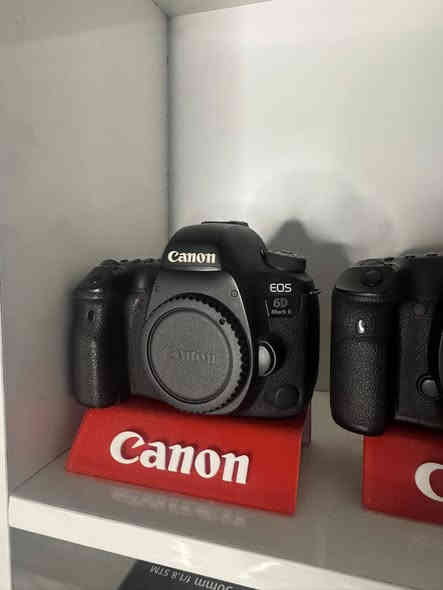 يتوفر الان 
عدسة كانون 24-105 جيل الثاني رنك احمر السعر 750 الف
عدسة كانون 150-600 السعر 1200
كاميرا كانون 5D iii شتر 10ك السعر 900 الف
كاميرا كانون 5D iv السعر مليون ونص
كاميرا كانون 5D iv السعر مليون وربع 
كاميرا كانون 6D ii شتر8 ك السعر مليون ومية
كاميرا كانون 6D i شتر 5 ك السعر 550 الف
كاميرا كانون 250D مع عدسة 18-55 شتر4 ك السعر 600 الف
كاميرا كانون 750D مع عدسة 18-55 شتر 5 ك السعر 550 الف
كاميرا RB مع العدسة 24-105 السعر مليون و60 الف
عدسة كانون 28-80 فول فريم السعر 150 الف
عدسة كانون 50 ملم فتحة 8 السعر 150 الف
عدسة كانون 50 ملم فتحة 4 السعر 200 الف
عدسة كانون 200-70 جيل اول تك السعر 750 الف
عدسة كانون 100-400 السعر 900 الف

***********
