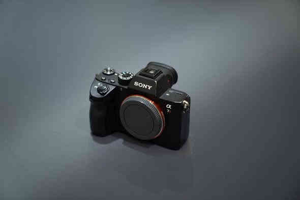 للبيع مستعجل SONY A7RIII
مع عدسه تامرون 28-75 فتحة 2.8
التواصل ***********
مكاني بغداد شارع فلسطين 
نظيفة كلش 100% 
السعر قفل قفل 2مليون

ملحقات كارتون وشاحنة وبطارية

للعلم هذه R3 مو A7III
 يعني 42.5 ميكه بكسل
