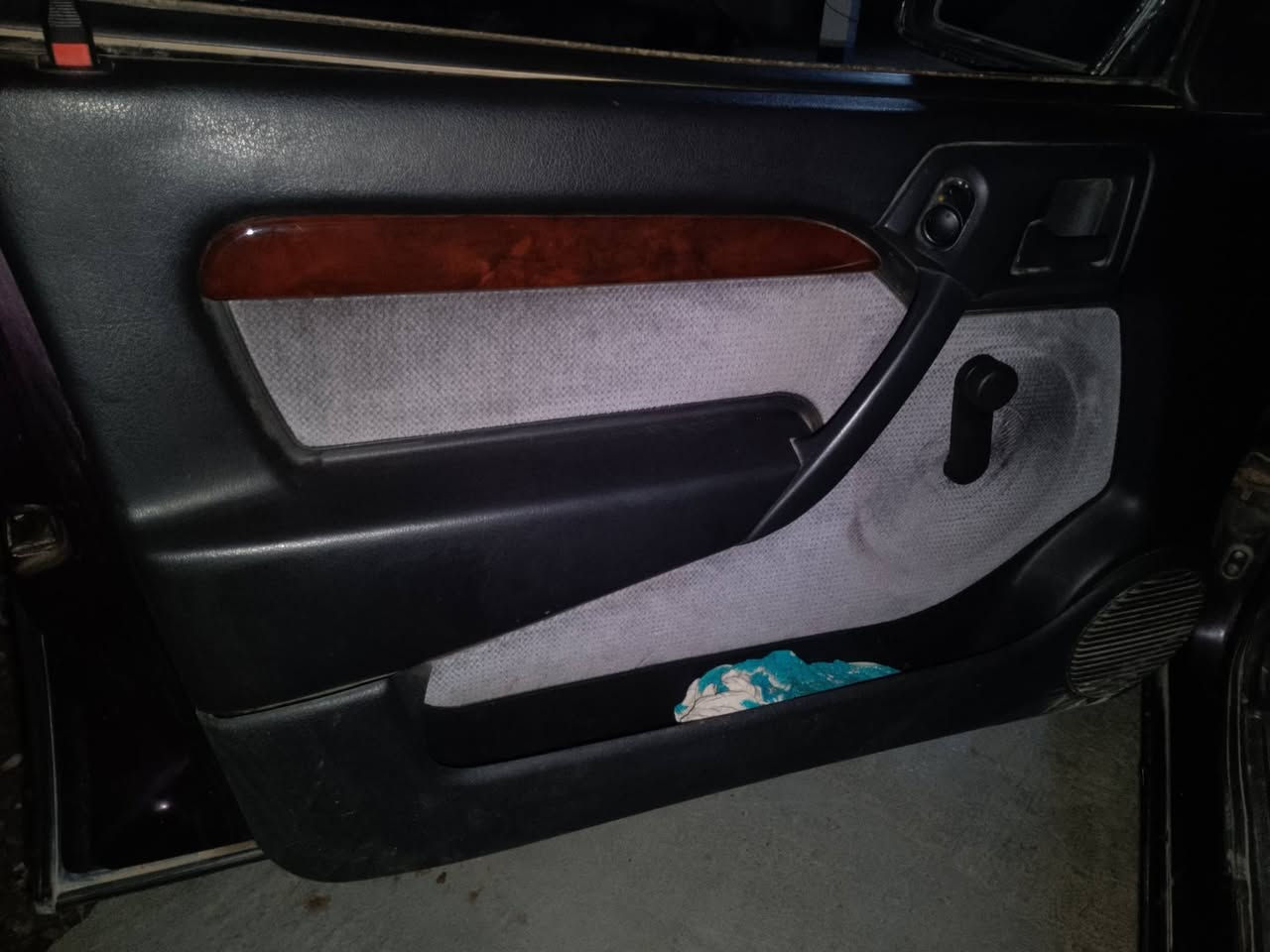 للبيع أوبل فكتره موديل 92 محرك 18 رقم مسطره دولي سنويه 30 غرفه جديده السعر 36 للاستفسار الاتصال على الرقم ***********
