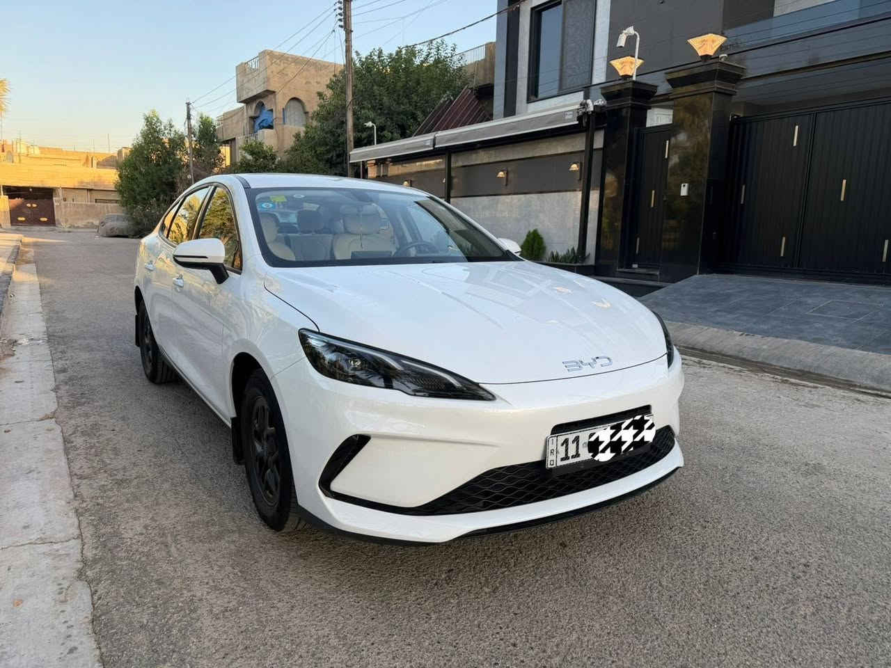 .... BYD.... 
بي واي دي سيل 5... كفاله من الصبغ والتبديل..
ماشيه 4 الاف... بحاله الزيروو..
معروفه موصفات السيل فايف...
سياره جديده ورقمها بغداد للبيع السياره على ايدي..
بعدها بوضع الشركه...
غراض الشركه الشاحن وعدته بل الجنطه..
للبيع مكاني بغداد الكرخ الشراي يتصل..
... ***********...
