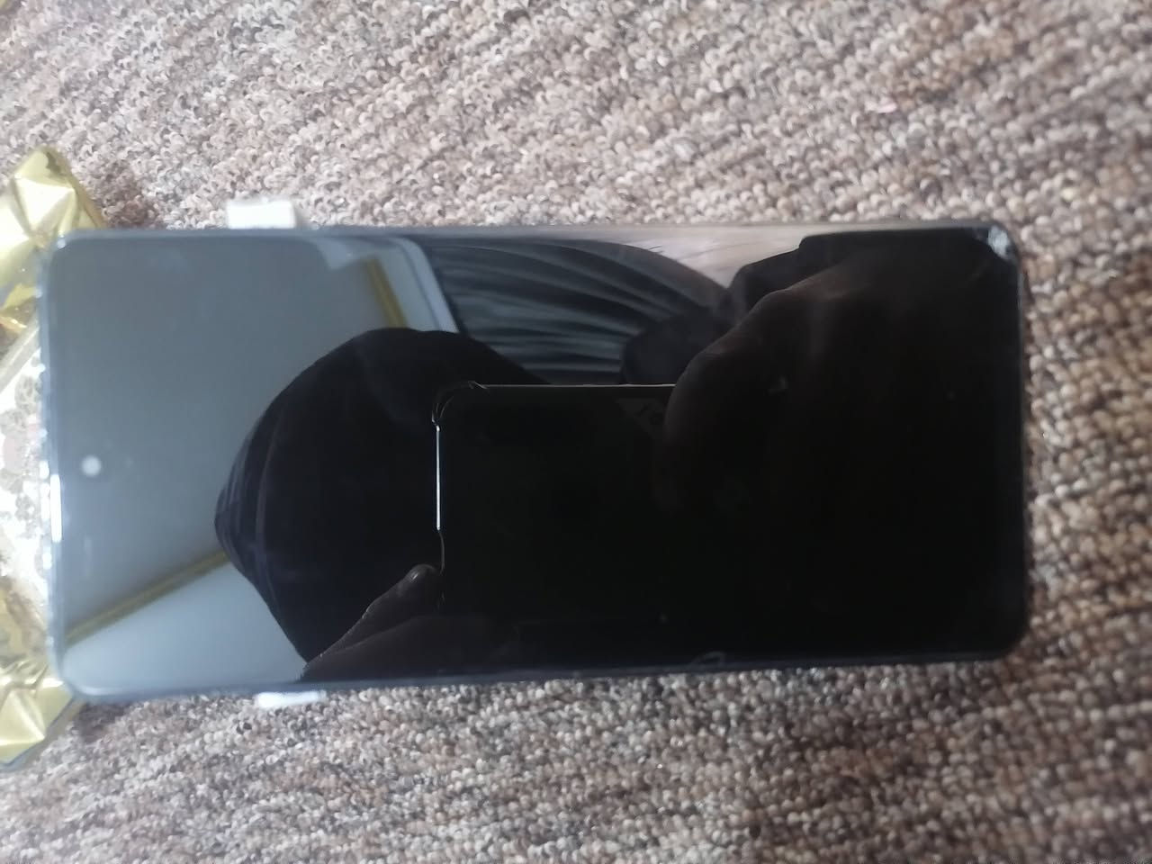 تكنو كامون 20برو 5G 
ذاكرة 256 
ولعشوائية 8+8 يعني 16
بطارية 5000
مبدل شاشة 
وبي ضربة بسيطة جوة مبينة بتصوير
كارتون ويا
 بس شاحنتة ضاعت
 نضافت الجهاز زينة 
سعر 150 وبي مجال بسيط حك جيتك فقط
وسعر الجديد لحد هسة 300


**إذا كنت صاحب هذا الإعلان وتريد حذفه لأي سبب، رجاءا أرسل رسالة إلى الدعم الفني**