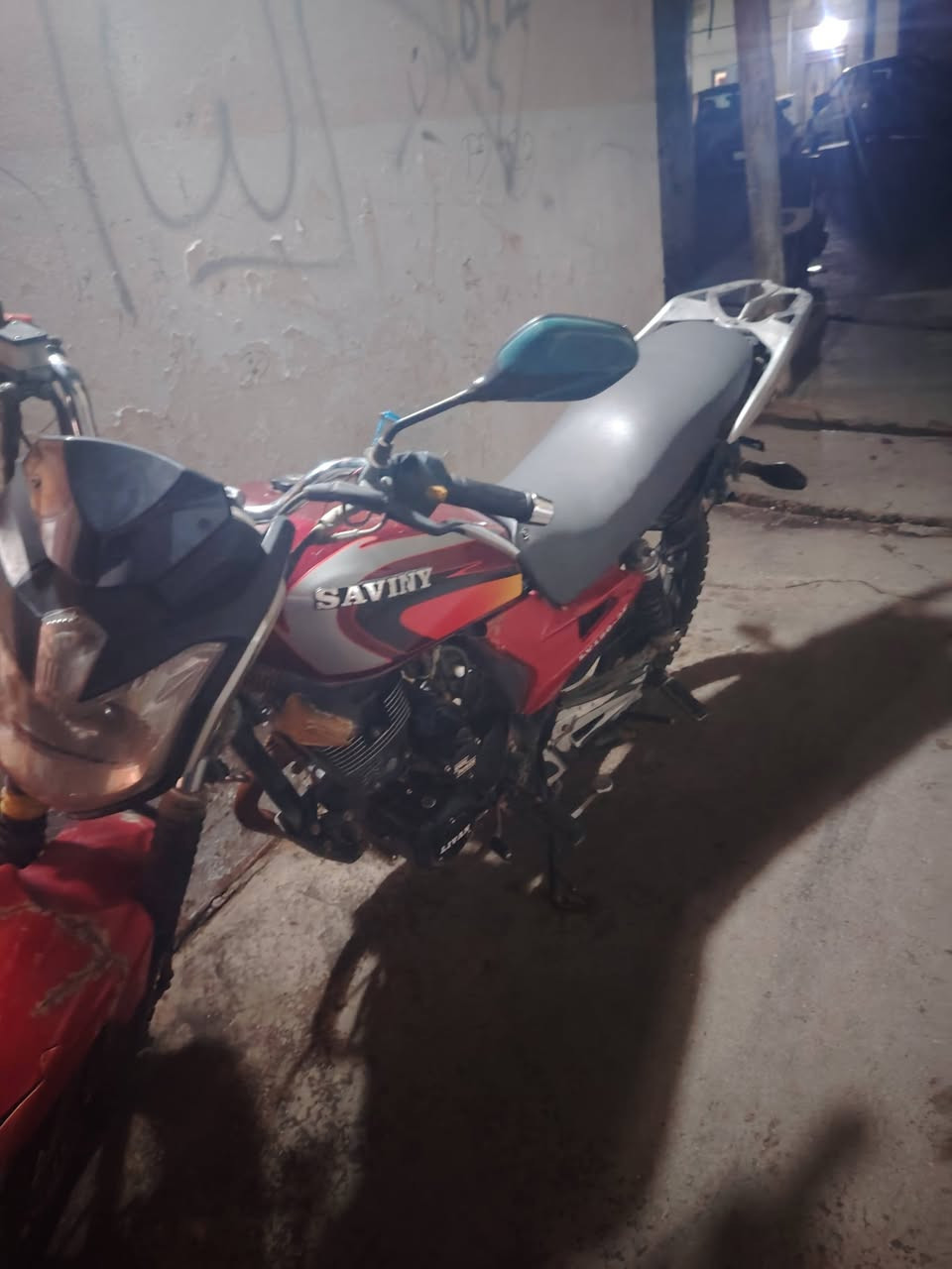 ماطور ليفان 5كير ماطور انطيك كلشي بي شرط سلف شغال بس يعوزو باتري شويه ترتيب يحتاج التانيك محور مال بانزين سعرو 500 وبي مجال


**إذا كنت صاحب هذا الإعلان وتريد حذفه لأي سبب، رجاءا أرسل رسالة إلى الدعم الفني**