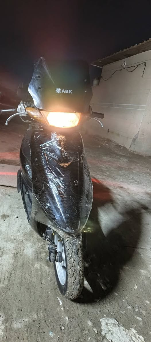 سلام عليكم عصفورية60 دراجه خير من الله كفرات كاملة كهربائيات شغالة هندر واحد تشتغل نقص باتري فقط وقبق باتري سعر 250وبيهة مجال قليل حك الجية 
العنوان بغداد الشعلة 
رصيد ***********وتساب***********
