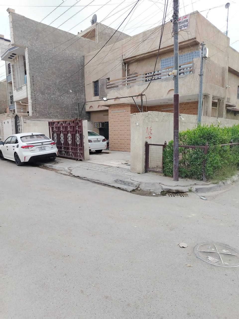 السلام عليكم
الدار للبيع حي الجهاد محلة891 زقاق 63
ركن طابقين يحتوي على ٦ غرف نوم لتفاصيل اكثر الاتصال بصاحب العقار *********** ابو انس
