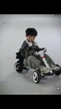 سيارة أطفال كهربائية • قابلة للطي • ريموت تحكم