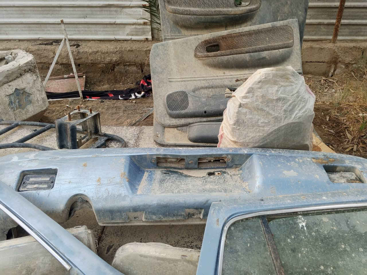 السلام عليكم
غراض سبورتج للبيع 
4ابواب + 2دعاميات +حمالت سبير +بنيد+ درع
(السعر 150 وبي مجال )
للاستفسار/ ***********
(حله شارع 60)
