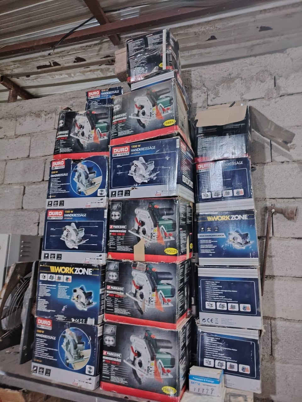 #محل_سكرابچي_للأثاث_الجديد_والمستعمل
ماتحتاجه العائلة تجدونه لدينا

هيت الجمعيه الثانيه قرب جامع دبو وسكلة الحمزه
متواجدون العصر وبالليل
***********
البيج الخاص بالمحل هيت سكرابجي
