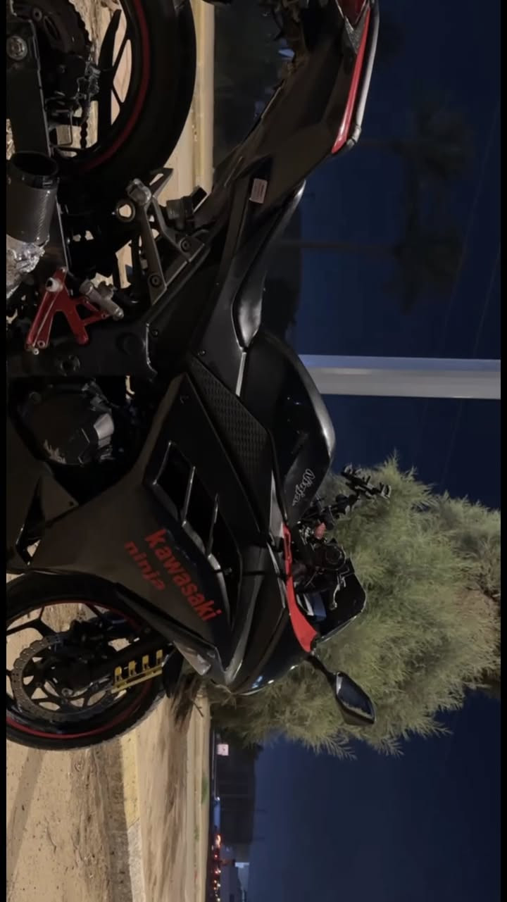 السلام عليكم 

كاوسكي 300cc موديل 2016 دراجه نضيفه عليها كزوز رياضي مكينه وكير مكفوله الدراجه شلعه ومعدل نضيفه الدراجه بدون اوراق الدراجه صوتها يرعد رعد 

العنوان بغداد- المحموديه

السعر 3 ملاين و100

رقمي واتساب ***********
