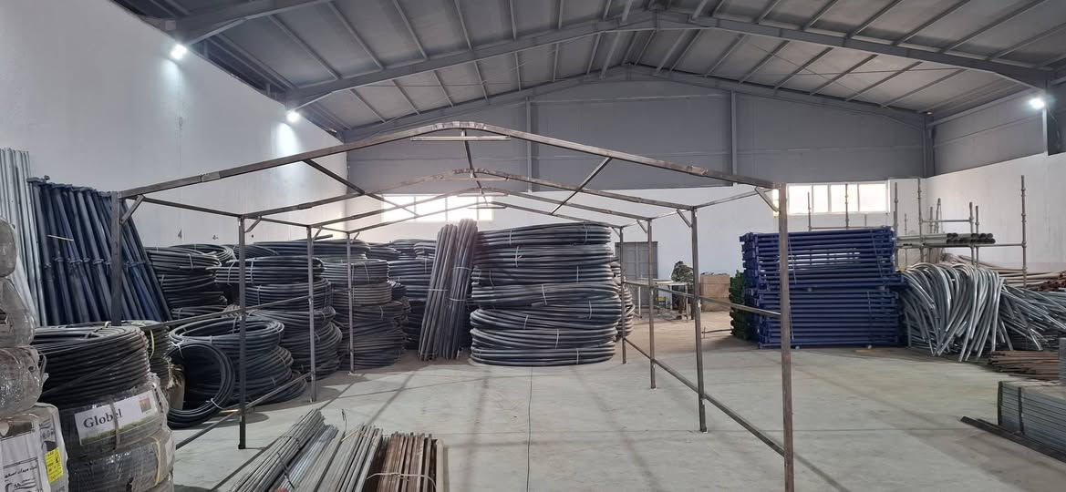 ئاسنی خێمەی4م پان6مترو20سم درێژ بۆفرۆشتن بێ خێمەیە نرخی235000هەزارە 240سم  بەرزە لەبۆری باشو بەقەوەت دروست کراوە ناونیشان چوارقوڕنە گوندی گرجان سەردووسایدی گشتی کۆگای ڕێباز تۆربەی ژم***********ژم***********گەیاندنیشمان هەیە رانية, السليمانية
