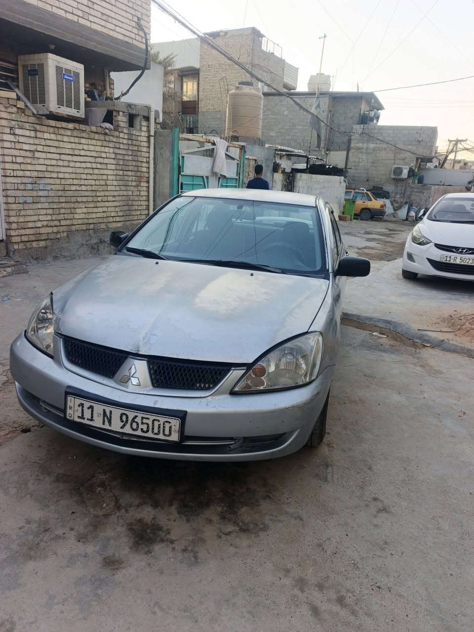 لانسر ٢٠٠٨ كير محرك خير من الله تبريد تدفئة شاشة وكاميرا صدر نضيف ماعدا اكو صوت باللوفة مال درايم شفت محرك ١٣٠٠ . السيارة بيها جراد قمارة وبنيد وصندوك وبيها شخوط يعني يرادلها ترتيب . بس هية كاعدة ونصبتها حلوة وكلشي شغال بيها سنتر لوك ريموت جام كهرباء كير اوتو وبالعافية ع الياخذها رايدها ٦٥ وبيها مجال بسيط جداً
مكان السيارة بغداد الجديدة


**إذا كنت صاحب هذا الإعلان وتريد حذفه لأي سبب، رجاءا أرسل رسالة إلى الدعم الفني**