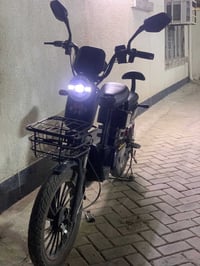 دراجه شحن للبيع  حجم20  سرعه 90  اشاير يمنه ويسره   بطاريات 4   مثبت س...